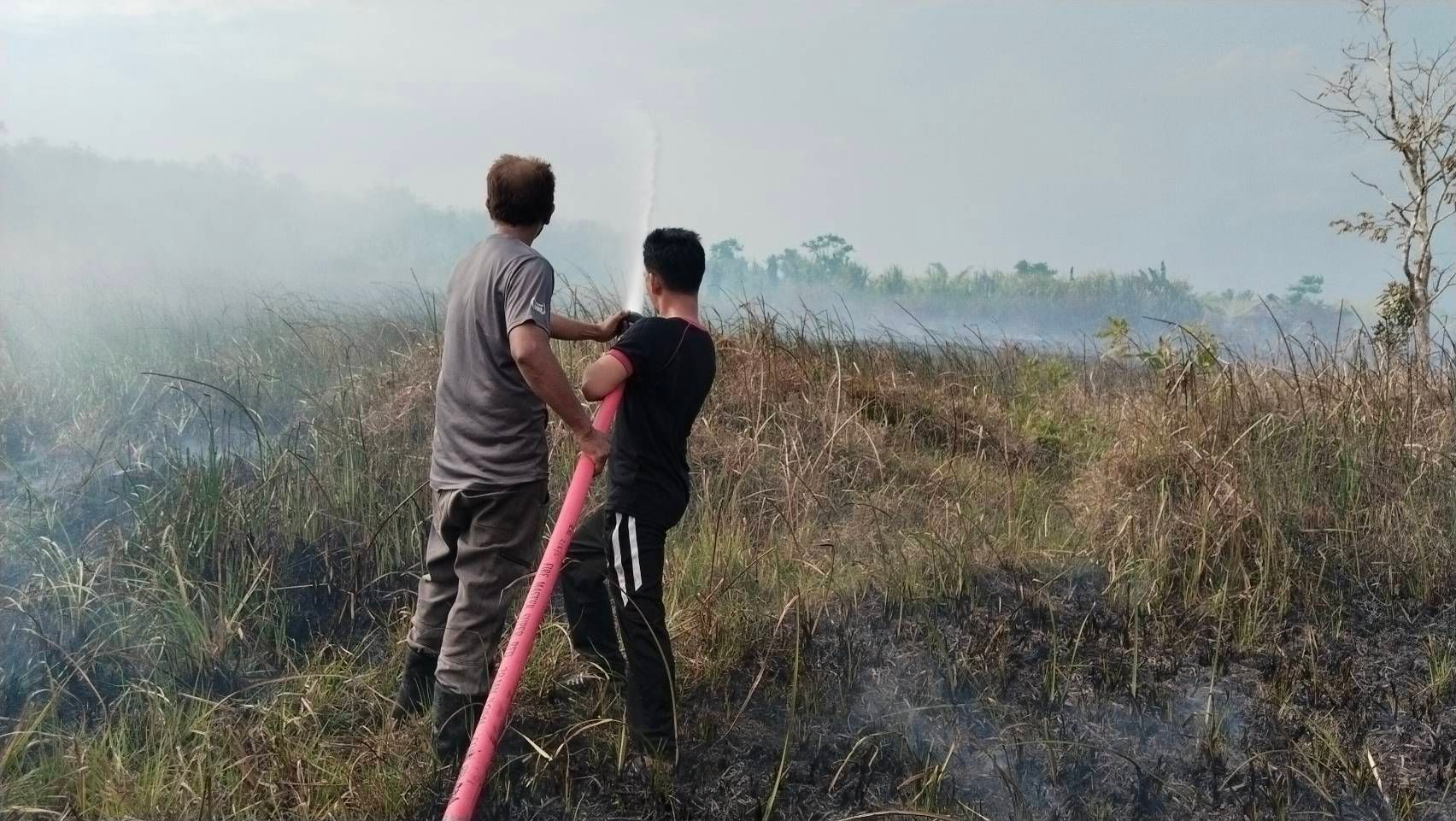 ลงพื้นที่เพื่อทำการดับไฟ ซึ่งได้เกิดเหตุเพลิงไหม้